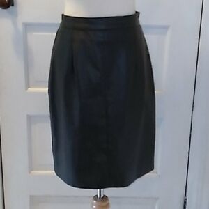 Neutral Zone black faux leather skirt vintage 1980